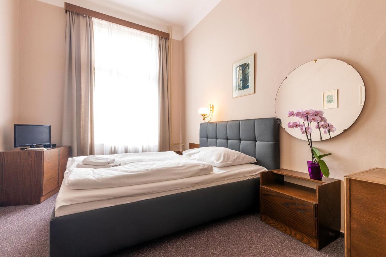 Hotel Slovan Plzen Exterior photo